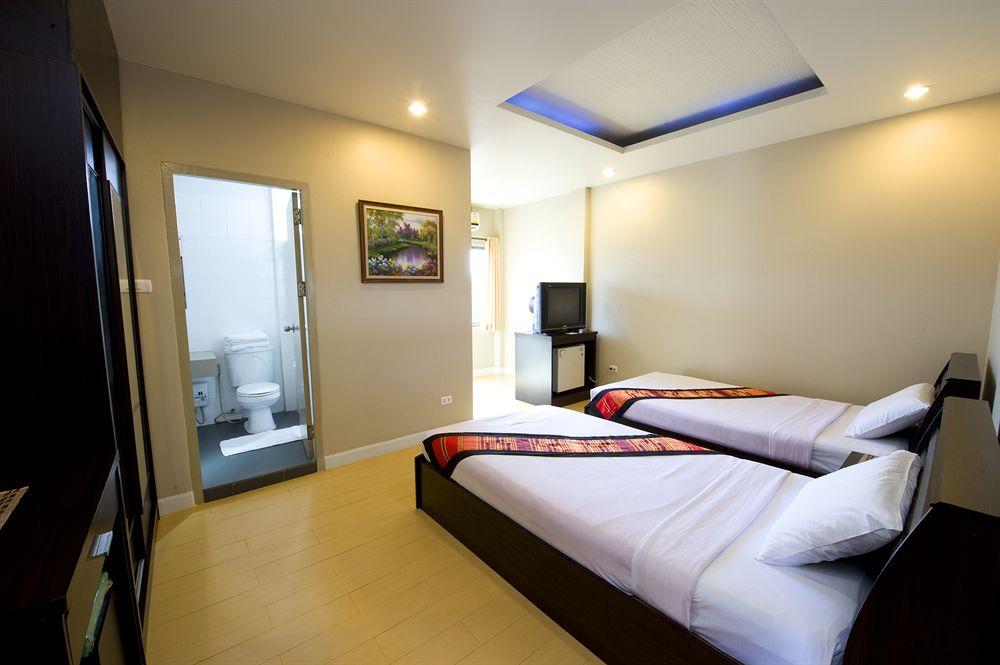 Super Oyo 1096 Winner Inn Hotel Chiang Mai Eksteriør billede