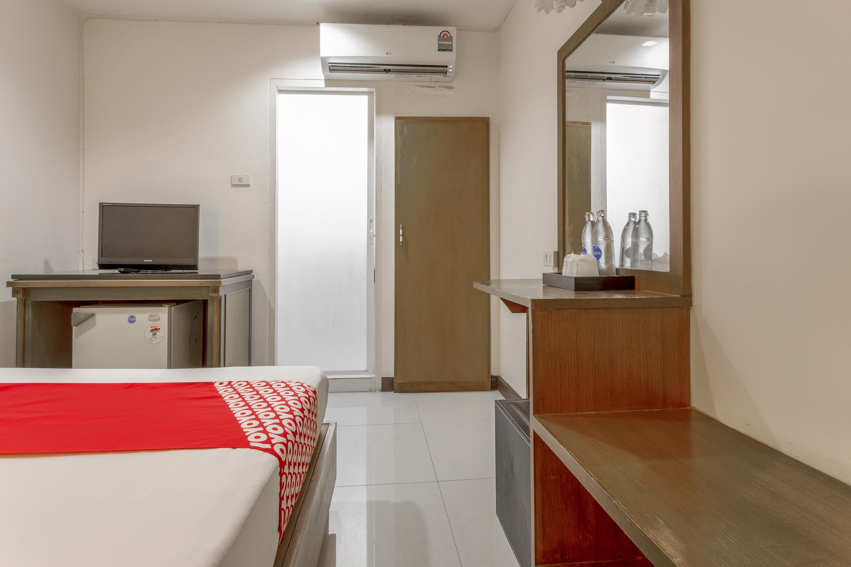 Super Oyo 1096 Winner Inn Hotel Chiang Mai Eksteriør billede