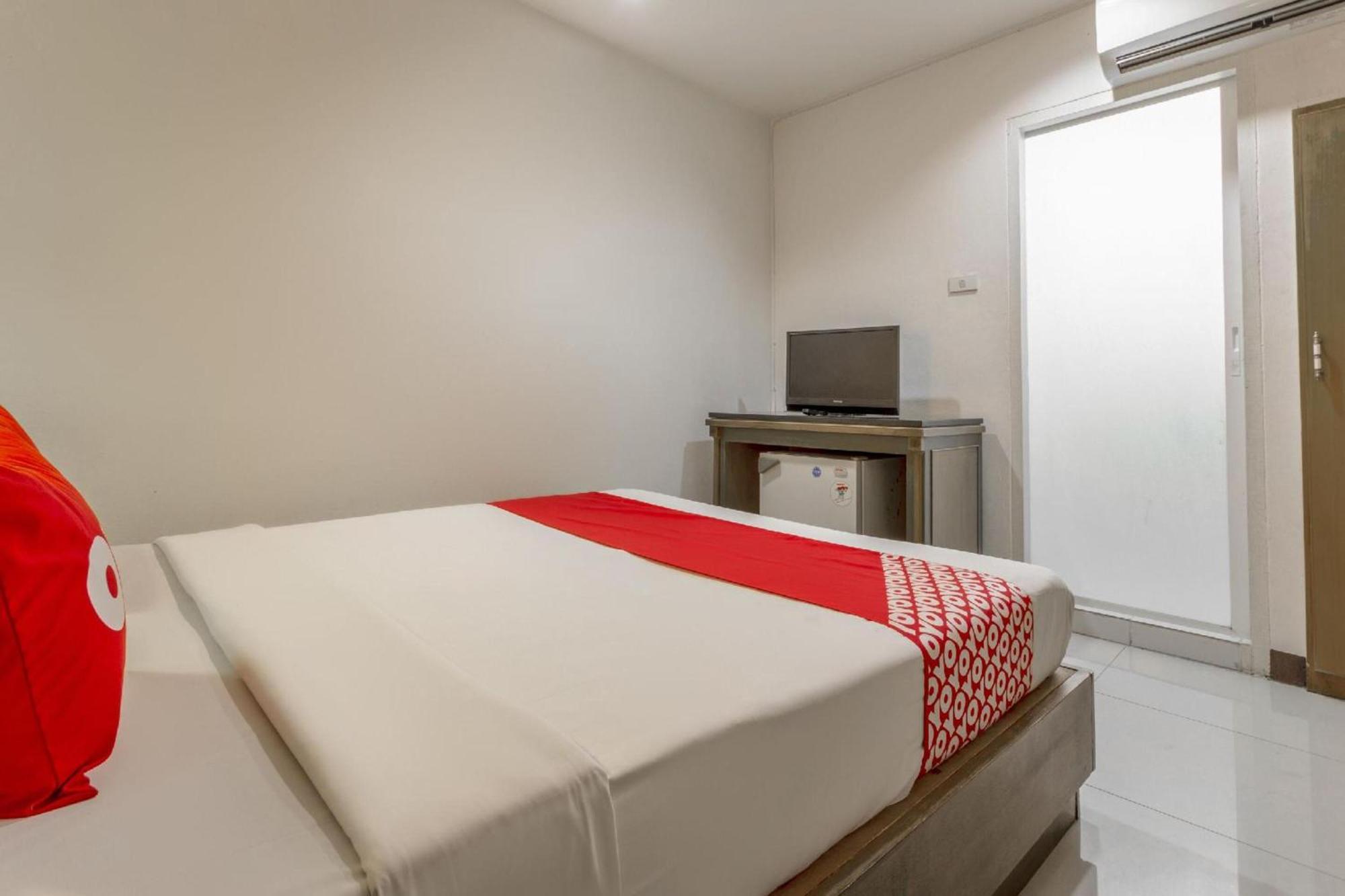 Super Oyo 1096 Winner Inn Hotel Chiang Mai Eksteriør billede