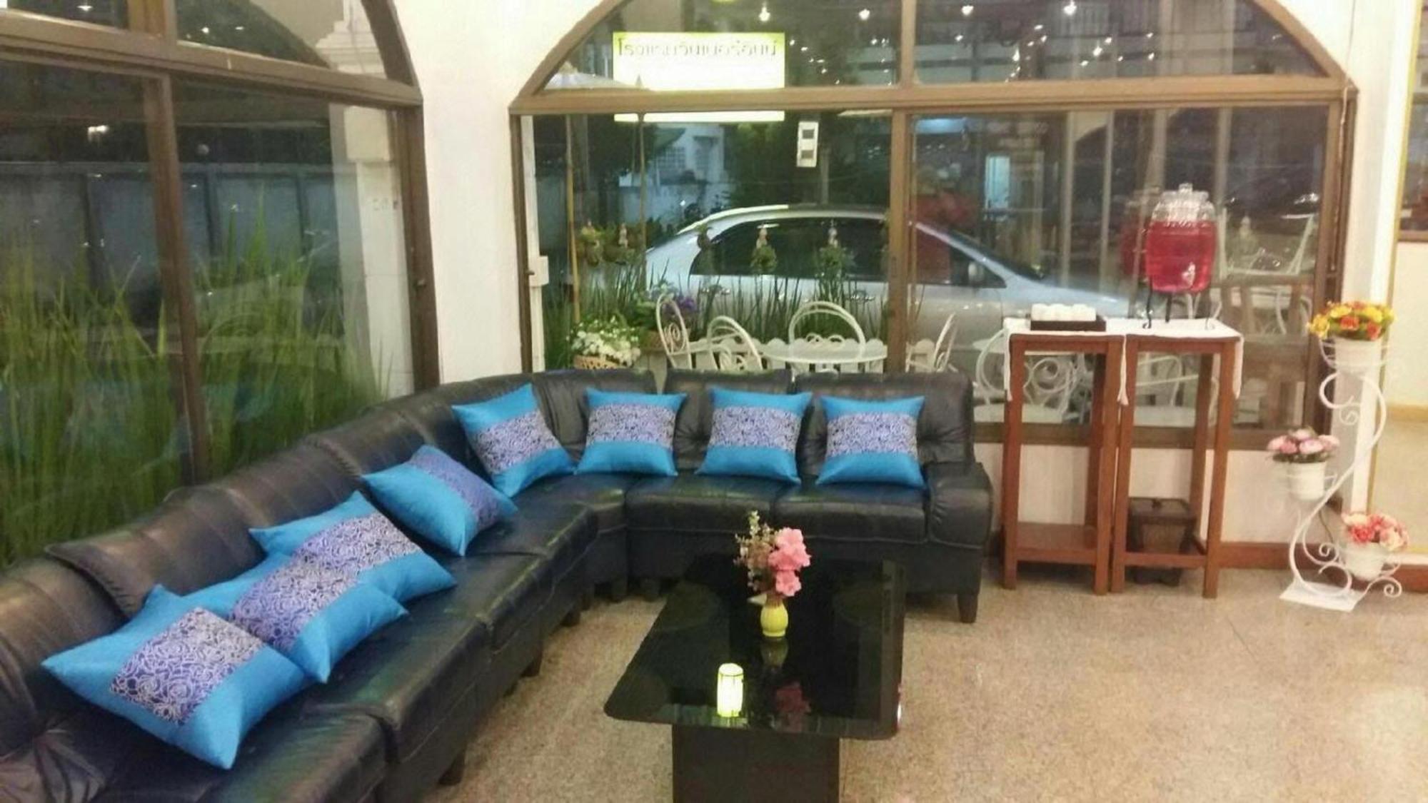 Super Oyo 1096 Winner Inn Hotel Chiang Mai Eksteriør billede