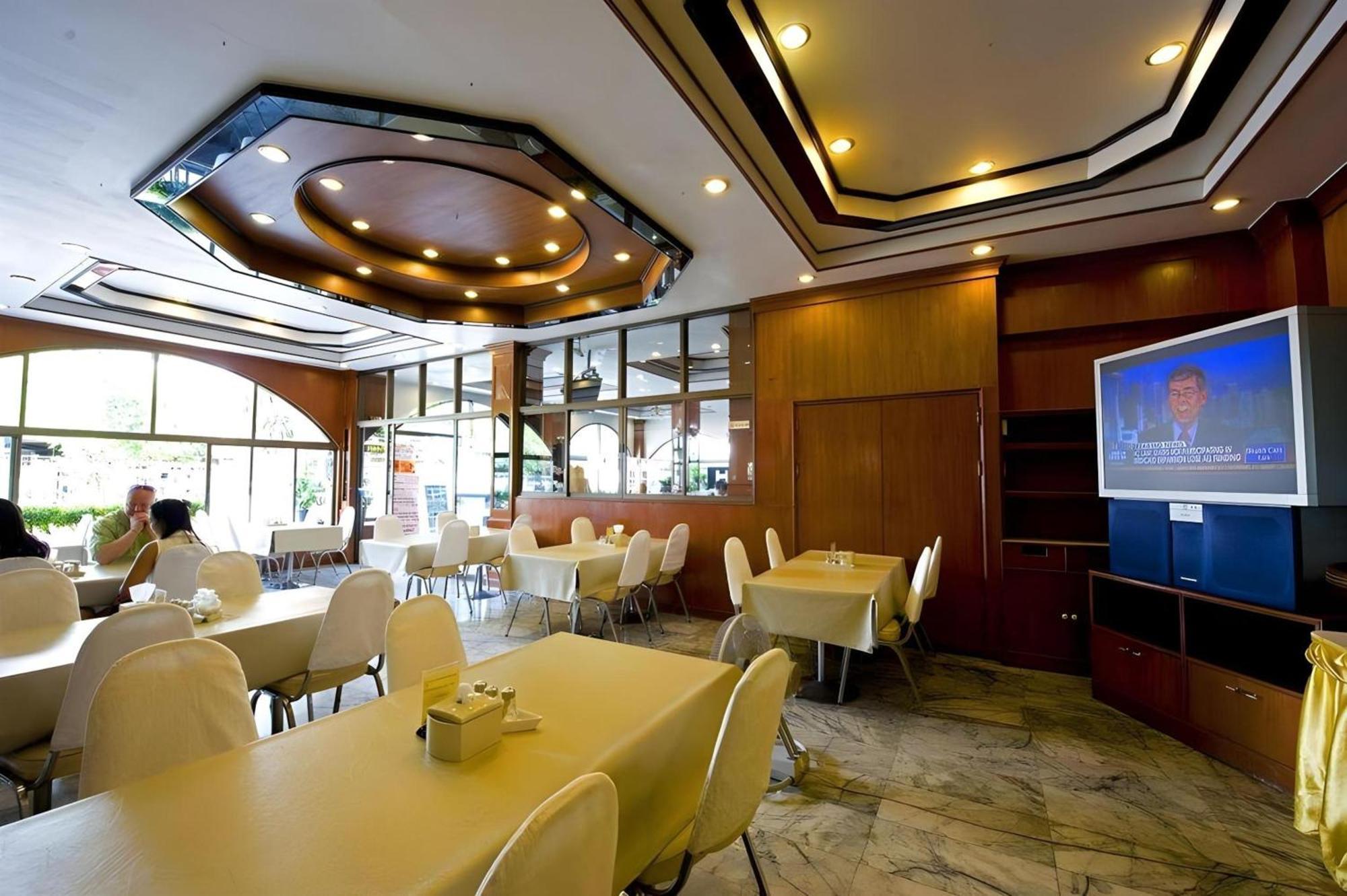 Super Oyo 1096 Winner Inn Hotel Chiang Mai Eksteriør billede
