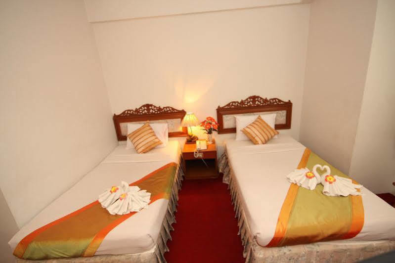 Super Oyo 1096 Winner Inn Hotel Chiang Mai Eksteriør billede